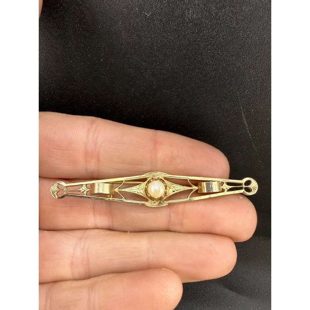 Vintage Brooch Gold Tone Art Deco‎ Revival